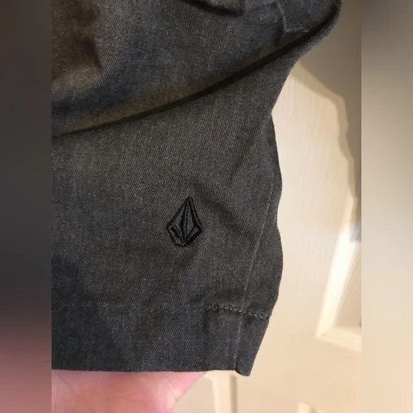 Volcom Shorts - Picture 4 of 4